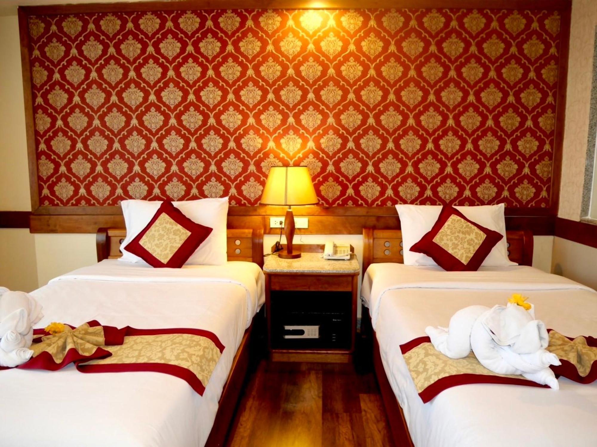 บูติค ซิตี้ แอนด์ บราโว โฮเทล พัทยา โรงแรม 5*