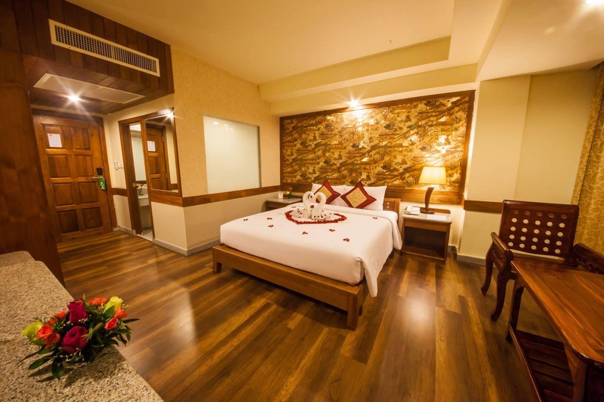 บูติค ซิตี้ แอนด์ บราโว โฮเทล พัทยา โรงแรม Pattaya